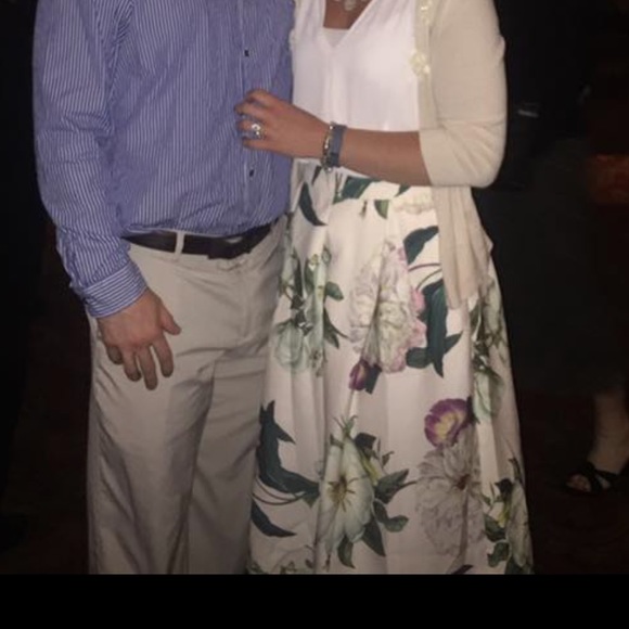 Alya Dresses & Skirts - Francesca’s floral skirt